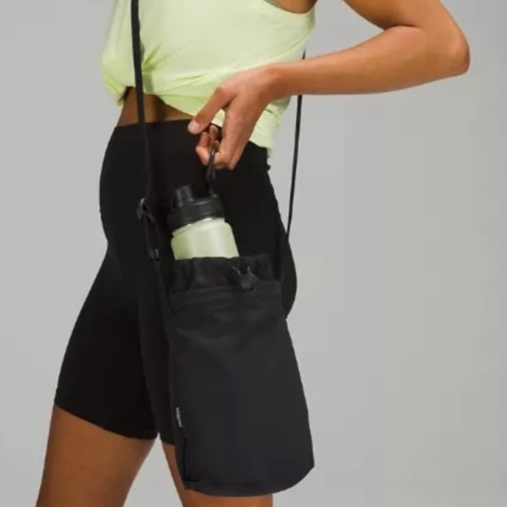 lululemon athletica Black water bottle 2.5L Shoulder Bag